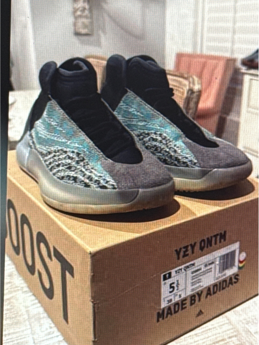 Adidas Yeezy QNTM Teal Blue size 5.5
